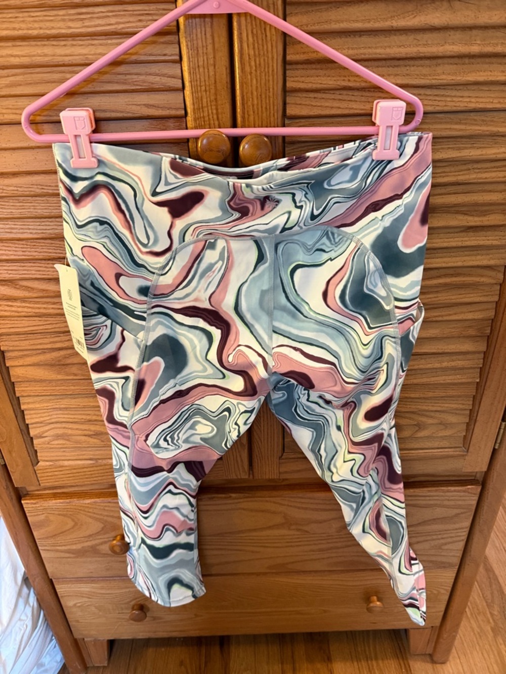 NWT ๐ธ Athleta Pink & Green Marble Print Capri Leggings Size XL - Picture 5 of 10